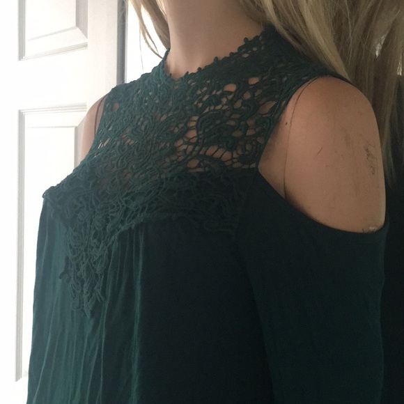 Pretty Green LS Cold Shoulder Top Great Neckline - Picture 4 of 6
